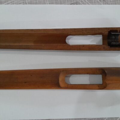 Dos guardamanos de Carabina Mauser