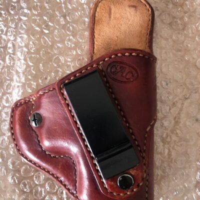 G26-27 funda artesanal de cuero