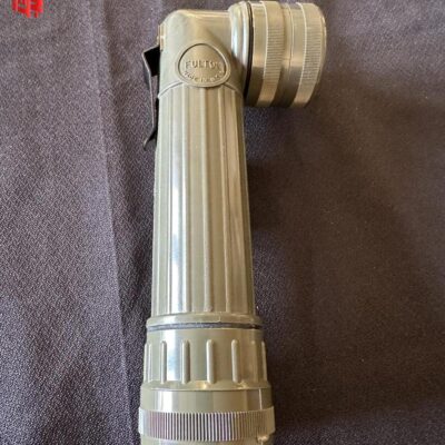 LINTERNA MILITAR ACODADA FULTON,MADE IN USA ,PLASTICO VERDE OLIVA,MX-991