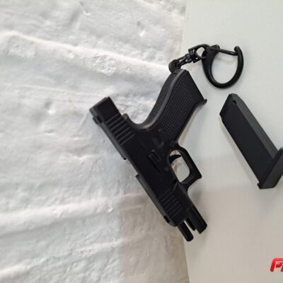 Llavero Glock ( colores disponibles blanco o rosa)